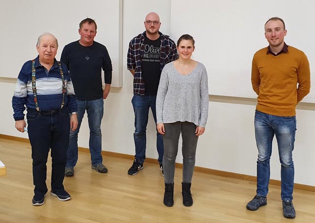Geehrte und neu gewählte Mitglieder: Alfred Weniger, Urs Leuenberger, Tobias Koch, Jessica Wagner und Manuel Guarda (von links; abwesend: Nicola Iadarola, Liza Kaufmann, Roger Schmid und Michael De Bona). Foto: zVg