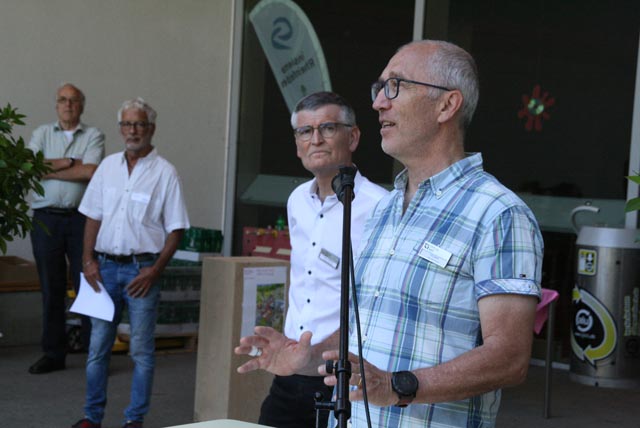 «Der Zeitdruck war riesig.» Urs Jakob, rechts, am Tag der offenen Tür. Neben ihm Hans Wüthrich. Foto: Peter Schütz