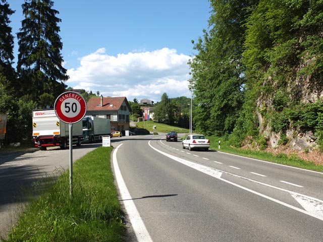 Kantonsstrasse in Densbüren. Foto: © Kanton Aargau