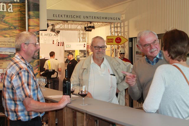 Ein Gläschen Wein gefällig? Foto: Sonja Fasler