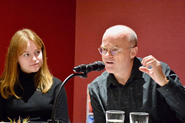 Autor Willi Näf las zusammen mit seiner Tochter Leonie. Foto: Fritz Imhof