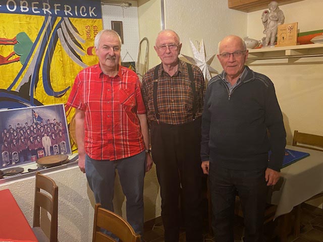 Zweiter Ernst Blaser, Sieger Stefan Ernst, Dritter Otto Wernli (von links). Foto: Bernadette Rippstein