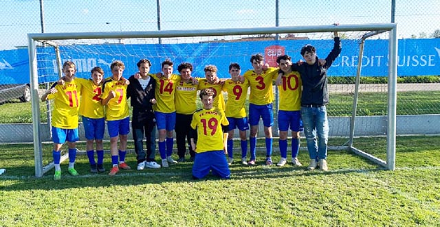 Die Mädchen und die Jungs der Oberstufe Frick durften den Aargauer Meitertitel bejubeln. Foto: zVg