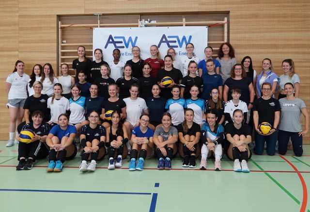 Am Trainingswochenende von Volley Möhlin stand hartes Training, spannende Informationen, aber auch der Spass im Vordergrund. Foto: Regula Rügge