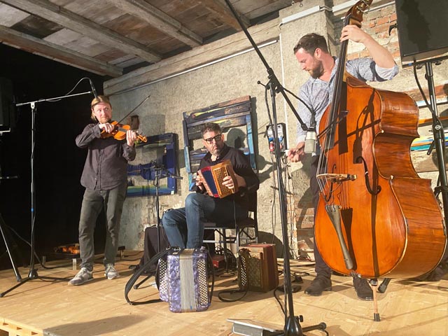 Das Trio «Ambäck» spielte im h41 auf. Foto: zVg