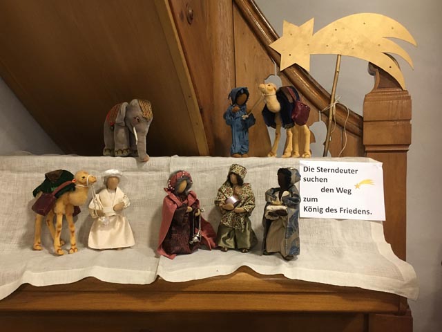 Die Sterndeuter suchen den richtigen Weg und folgen dem Königsstern. Foto: zVg