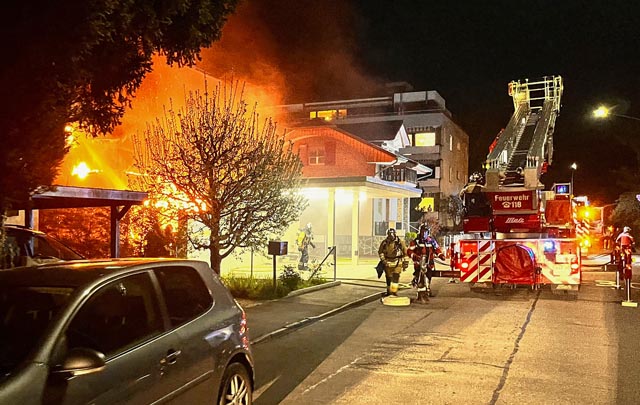 Birsfelden: Brandausbruch bei einem Sitzplatz eines Einfamilienhauses