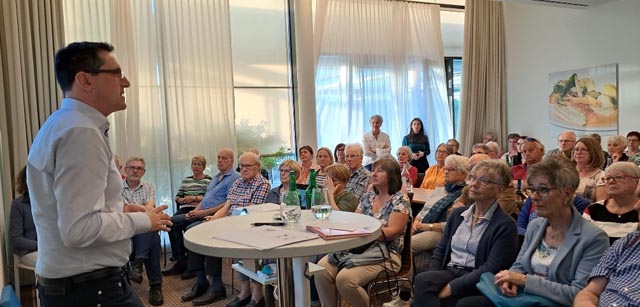 Dr.med. Matthias Falk bei seinem Referat.Foto: zVg
