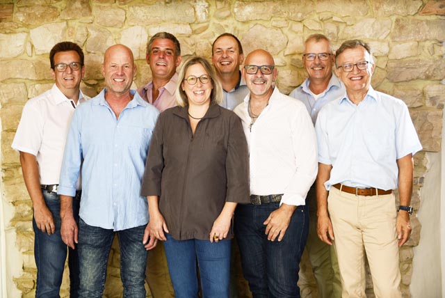 Das OK der «GewerbeArena» 2024 (von links): Roland Obrist, Silvio Treyer, Gregor Buser, Silvia Herzog, Jürg Rubin, Ivan Zani, Markus Schwarb und Peter Wiedmer. Foto: zVg