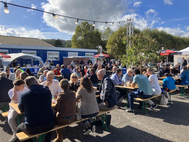 Mini-Food-Festival im Aussenbereich. Foto: zVg