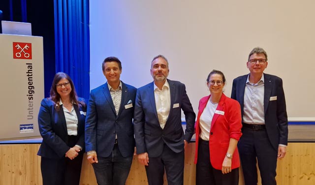Die Referierenden des Abends (von links): Nicolina Novara, Andreas Schmid, David Schlaginhaufen, Katrin Gisler, Regierungsrat Dieter Egli. Foto: Copyright zVg/Kt. Aargau