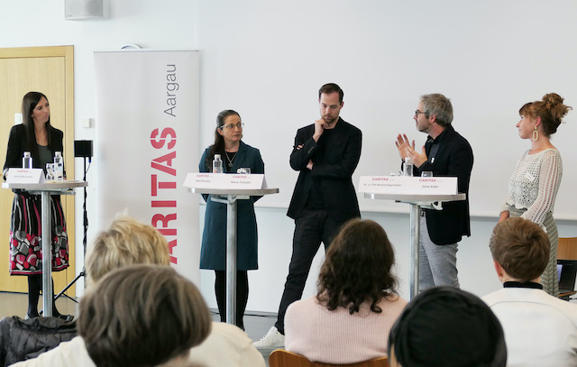Aargau: Podiumsdiskussion am Forum Caritas – Arbeitsmarktchancen von Geflüchteten verbessern 