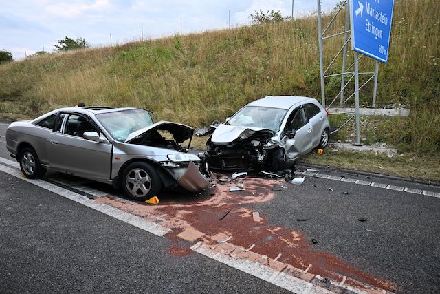  Aesch BL / Autobahn A18: Verkehrsunfall mit drei involvierten Fahrzeugen – vier Personen verletzt