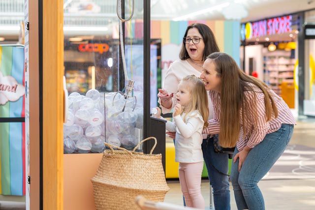 Der «Retro-Traumgreifer» lockt mit leckeren Snacks und verspricht geschickten Teilnehmenden verträumte Gewinne. Foto: zVg