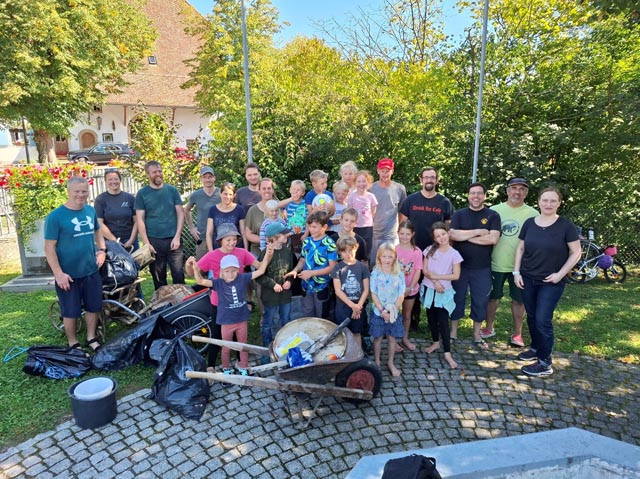 Erfolgreiche Bachputzete in Oeschgen. Foto: zVg