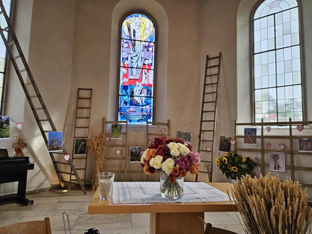 Erntedankgottesdienst der ref. Kirchgemeinde Bözen. Foto: Sabine Wülser