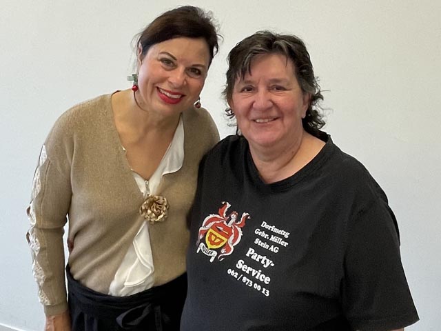 Charlotte Welte und Claudia Steinegger von der Catering Firma (Gebr. Müller Metzgerei). Foto: zVg