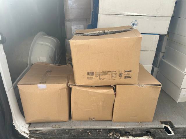 Ungekühlte Chicken Nuggets in Kartons. Foto: bazg