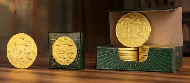 Aus Liebe zur Schweiz: Der Schoggitaler im neuen Design bliebt sich treu, weiterhin unterstützt sein Verkauf Projekte des Schweizer Natur- und Heimatschutzes. Foto: © Schoggitaler