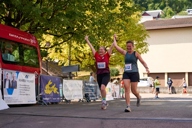 Eindrücke vom Zeininger Halbmarathon. Foto: zVg