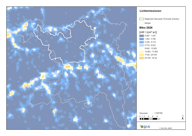 Eine Karte der Lichtemissionen (März 2026) zeigt eindrücklich, dass der Jurapark Aargau weit weniger von Lichtemissionen betroffen ist als die umliegenden Ballungsgebiete. (zVg Kanton Aargau, ALG)